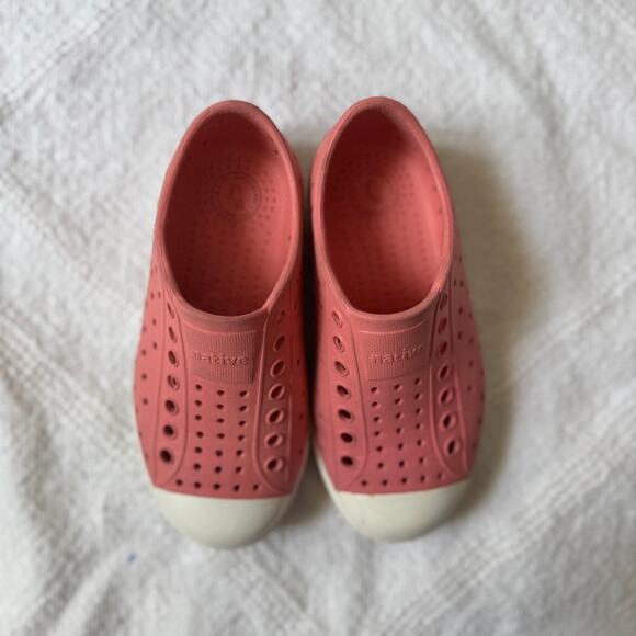 Native Shoes Pink Kids Slip-On | Child Size 10 | Water-Friendly Lightweight - Picture 7 of 7